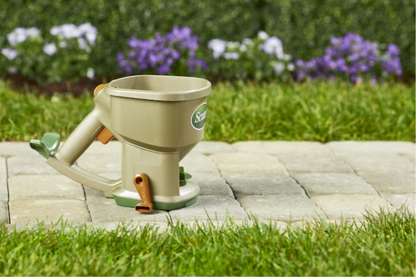 Hand Powered Spreader